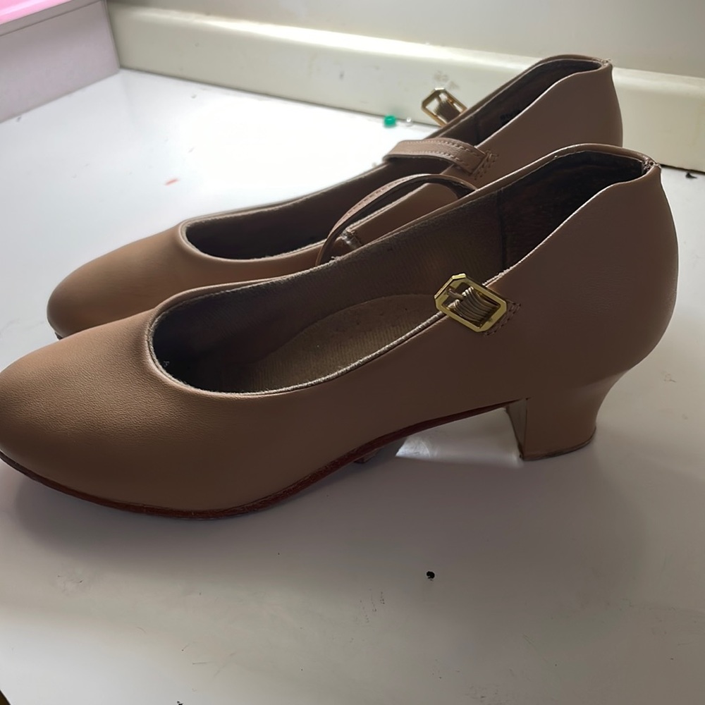 Tan character heels